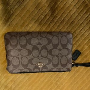 Like new wallet coach wristlet